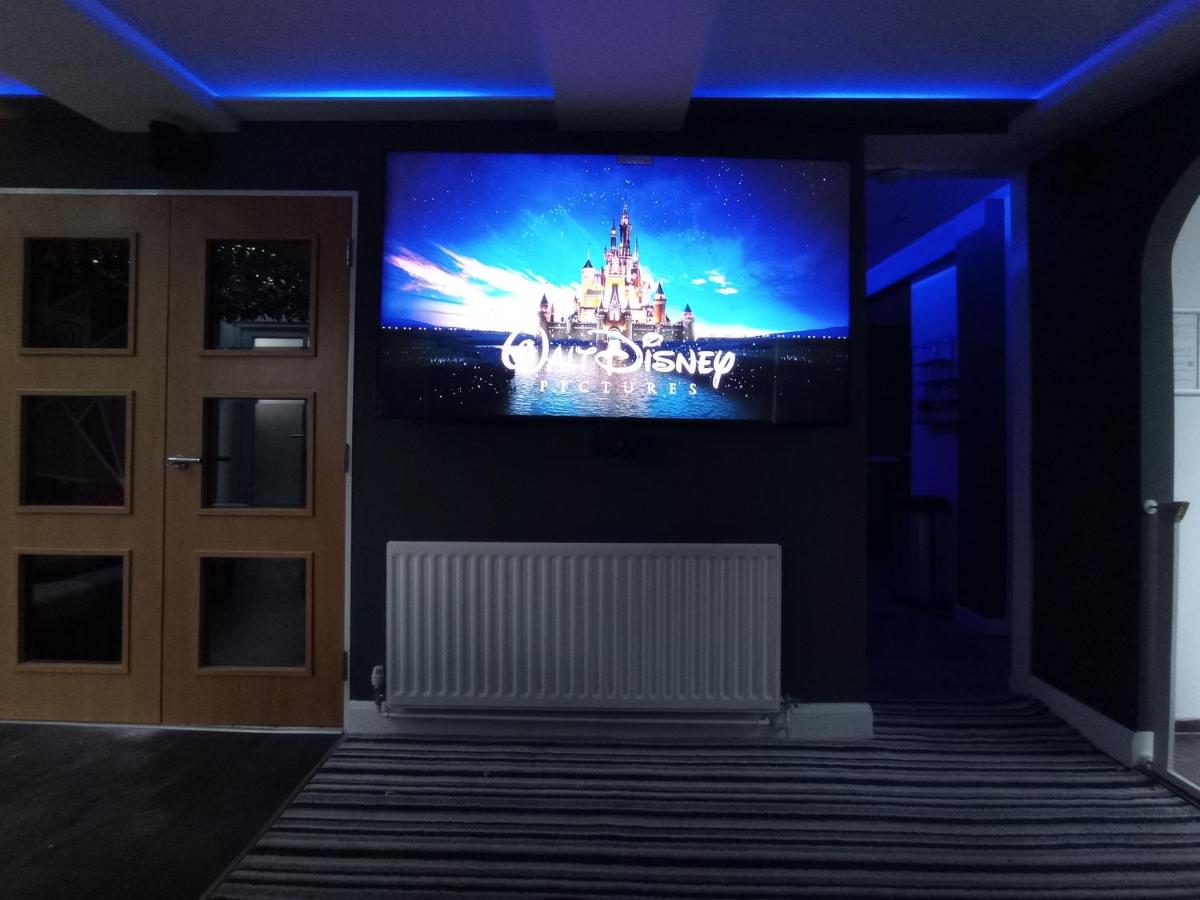 B&B Manchester - Movie nights and Chill - Bed and Breakfast Manchester