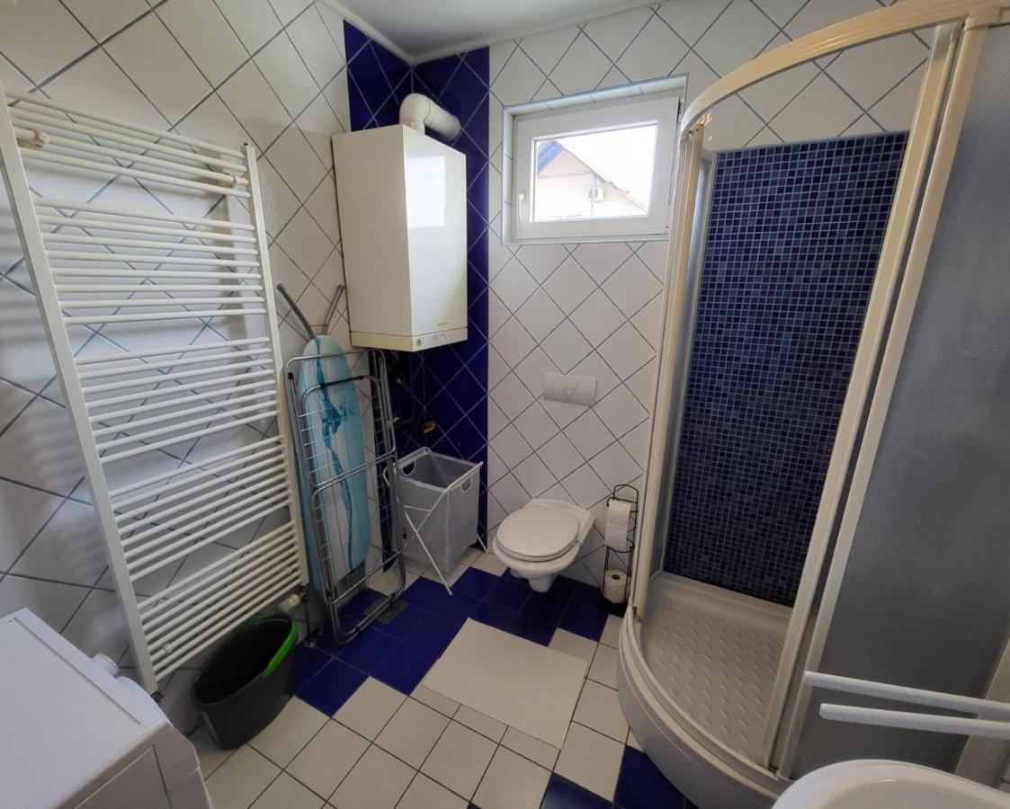 Economy Triple Room with Shared Bathroom
