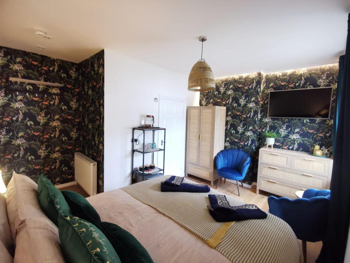Double or Twin Room with Bathroom
