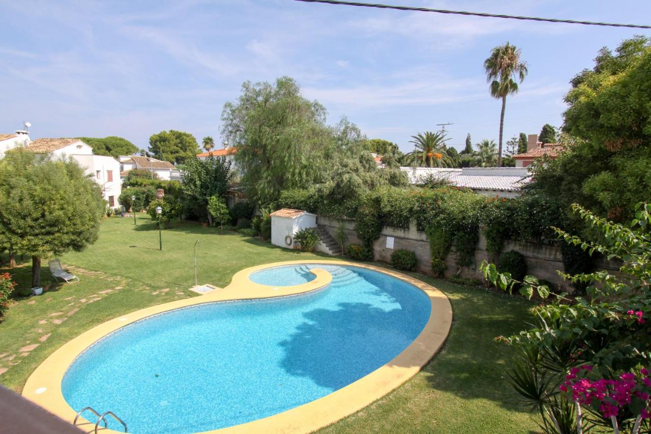 Apartamento Las Moras con piscina by costablancarent - B&B