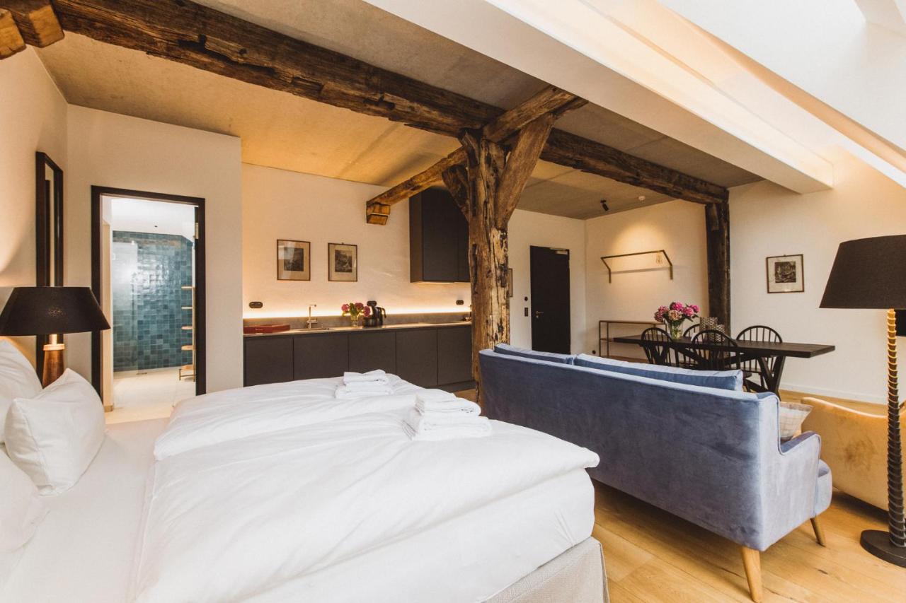 Estudio con cama extragrande