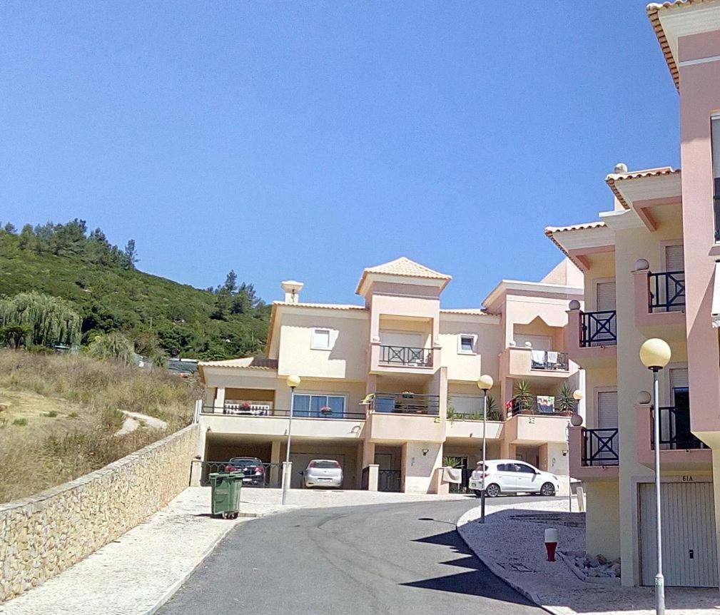 Sesimbra Oceanview Luxury Duplex with Pool & Gym near Lisbon - B&B Sesimbra