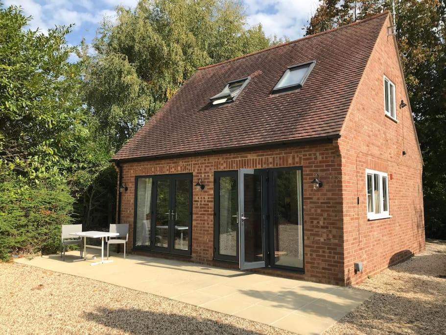 Contemporary Cottage outside South Harting - B&B