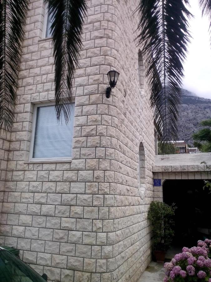 Family apartments - Guesthouse Vranješ - B&B Macarsca