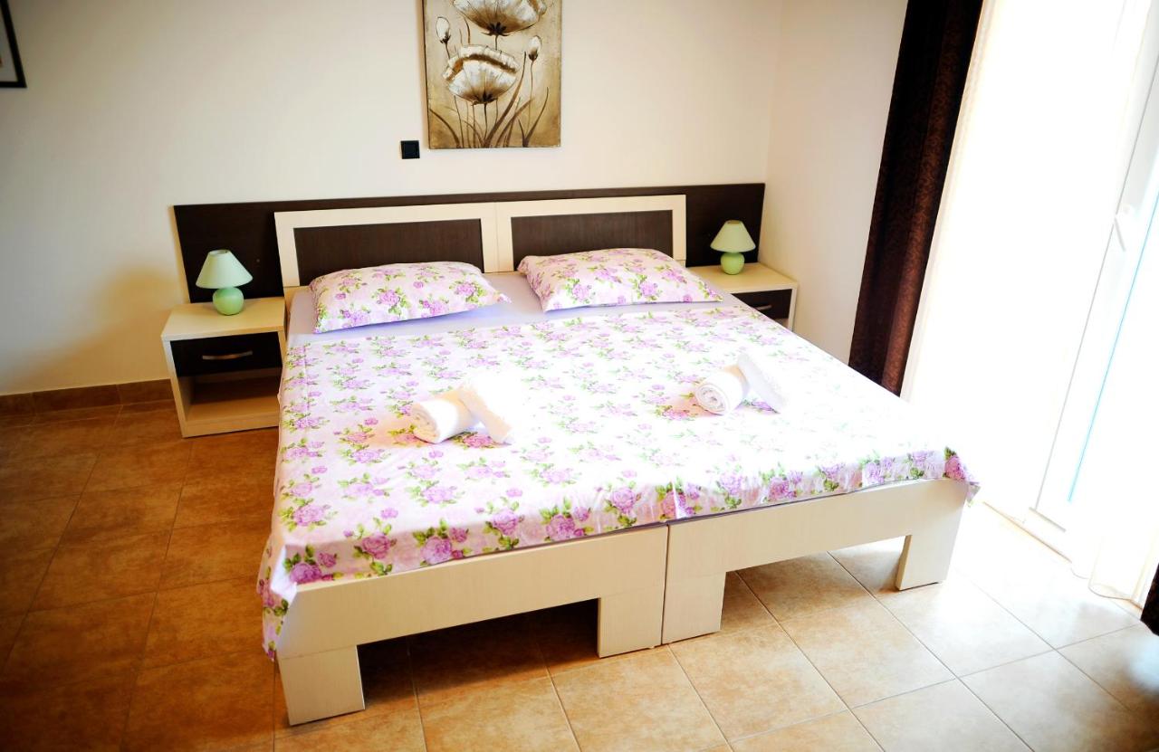 Doppelzimmer mit Balkon und Meerblick