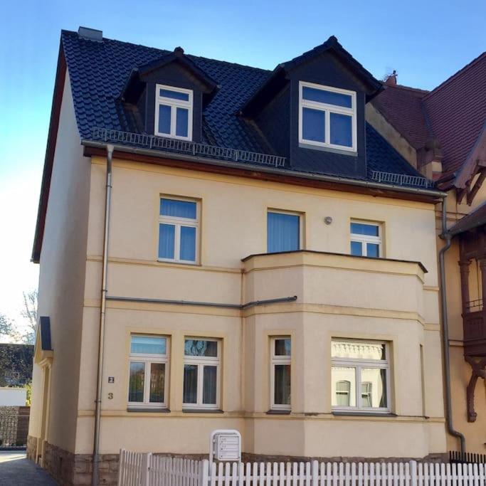 Gästehaus Ritter & Pacia, Ferienwohnung 2. Etage - B&B Sangerhausen