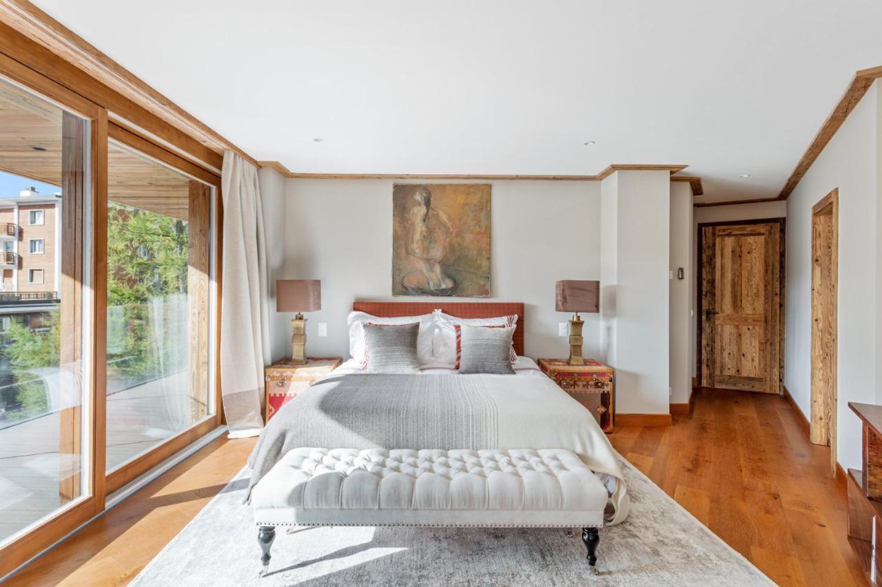 Three-Bedroom Deluxe Apartment