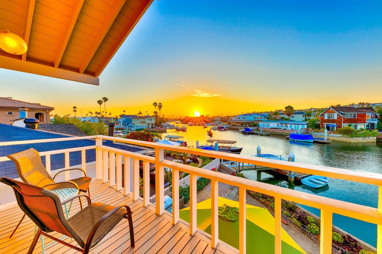 Newport Bay Front Vacation Home - Ferienwohnung