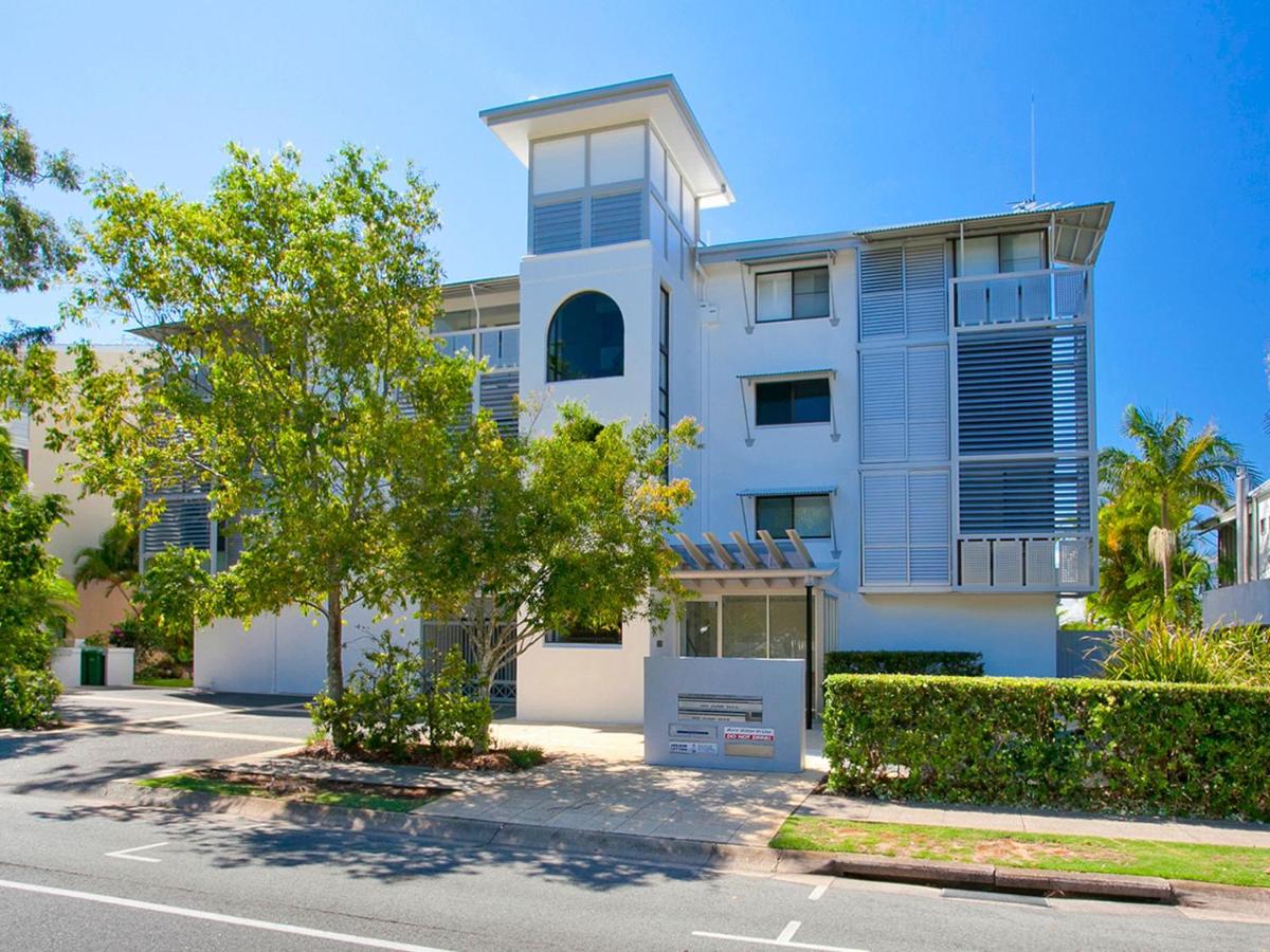Commodore 1 Noosa Parade 80 - B&B