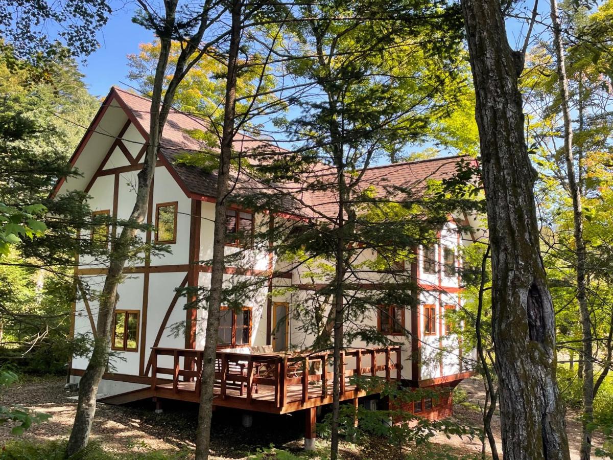 B&B Karuizawa - 軽井沢メイプルチューダーハウス - Bed and Breakfast Karuizawa