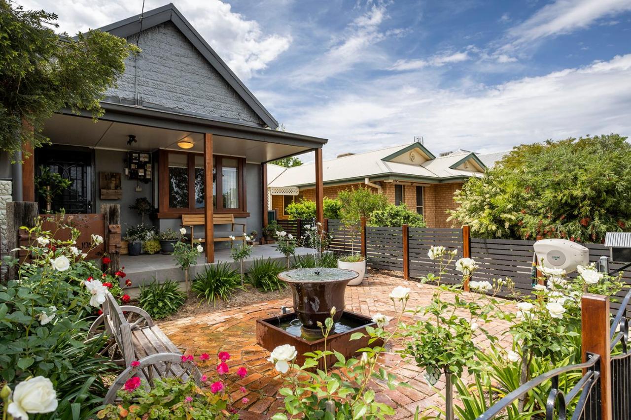 Cabo’s On Currajong Warm, Cosy and Welcoming - B&B Parkes