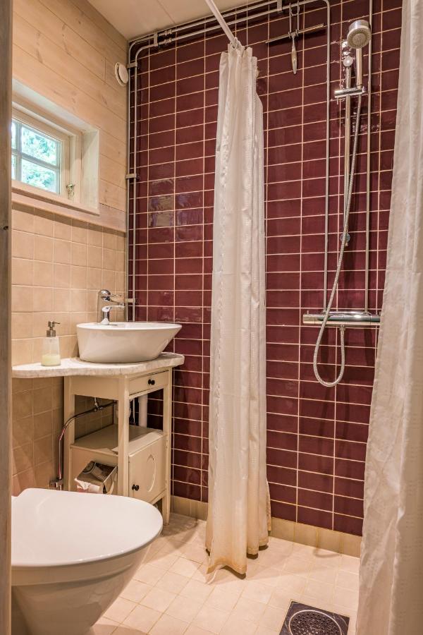 Camera Matrimoniale/Doppia con Letti Singoli con Bagno