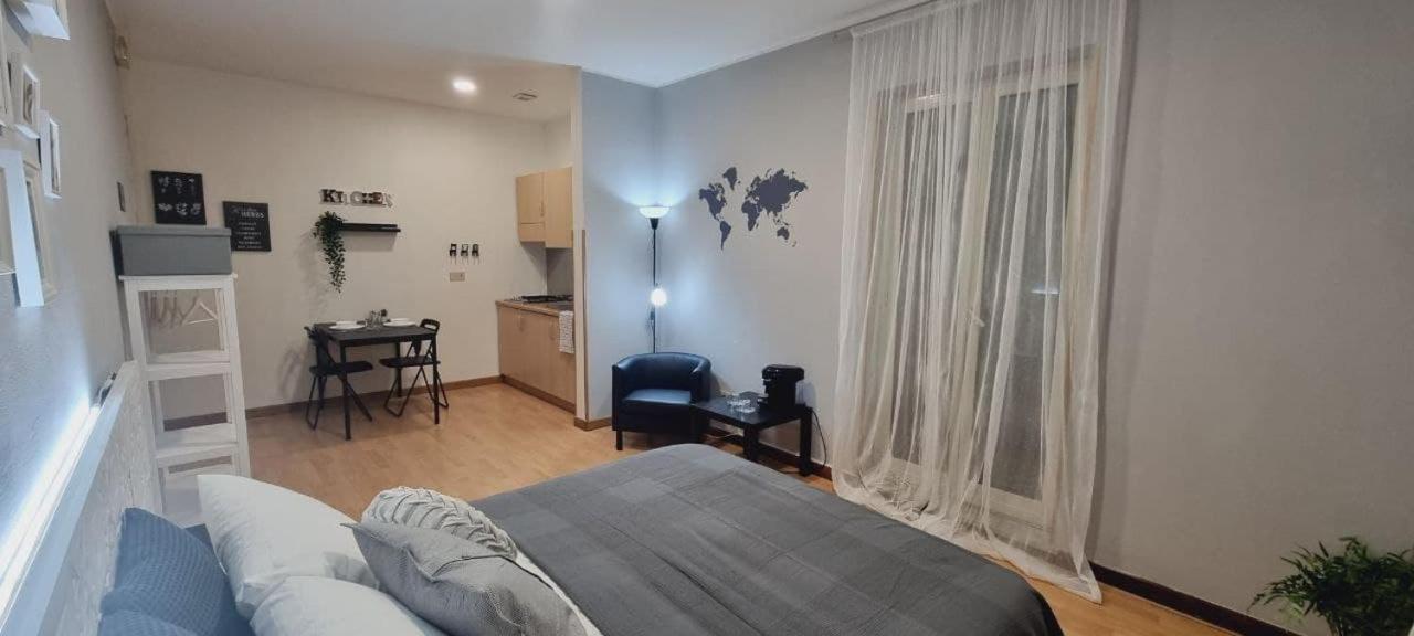 Laura Home - Ferienwohnung Messina