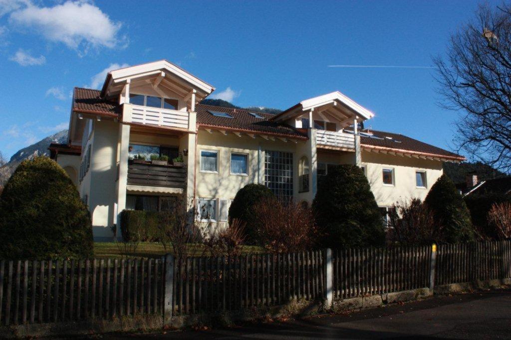 Apartment with Mountain View