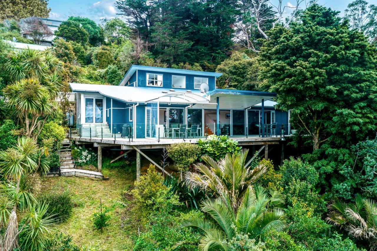 Bay Views on Burrell - close to Surfdale Beach - B&B