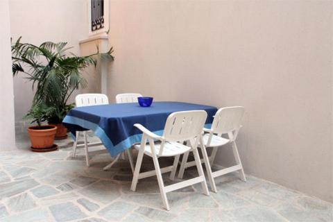 B&B Skopelos Town - Stone Mansion House - Bed and Breakfast Skopelos Town