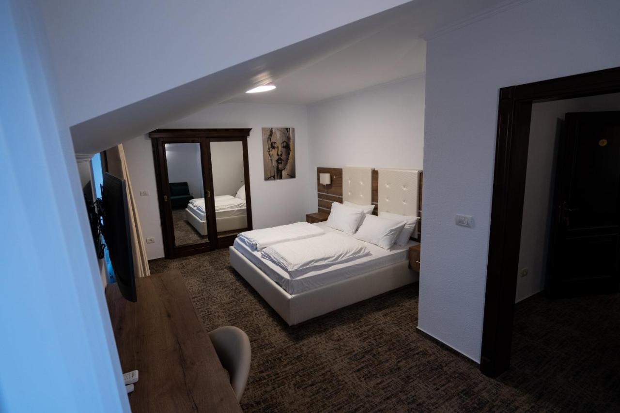 Pensiunea White Residence - B&B Arad