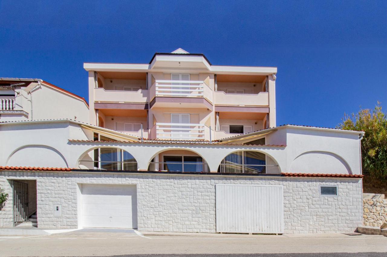 Galapagus privat beach & boat dock - B&B Metajna