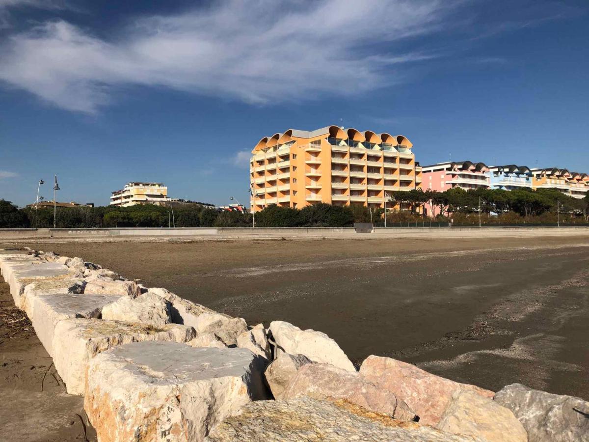 Apartment in Porto Santa Margherita 41991 - B&B