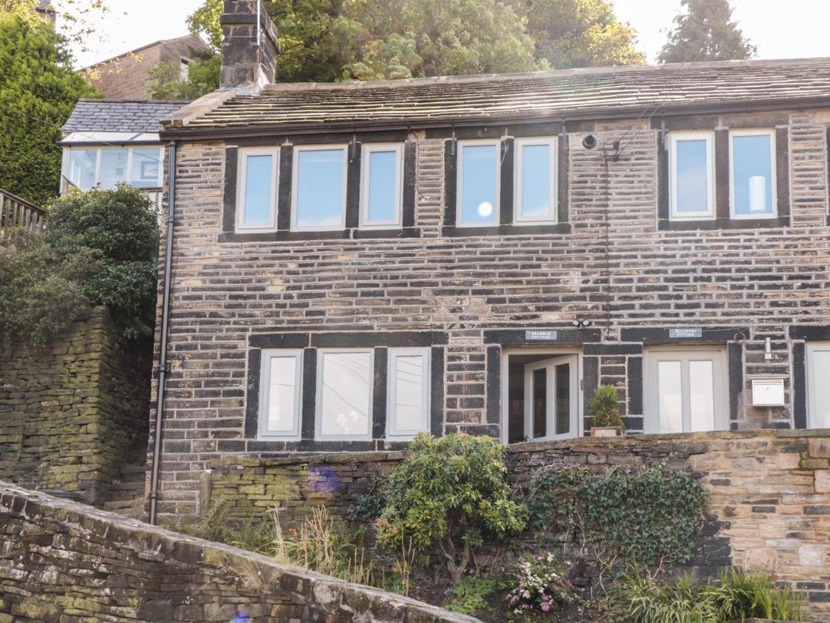 B&B Holmfirth - Bramble Cottage - Bed and Breakfast Holmfirth