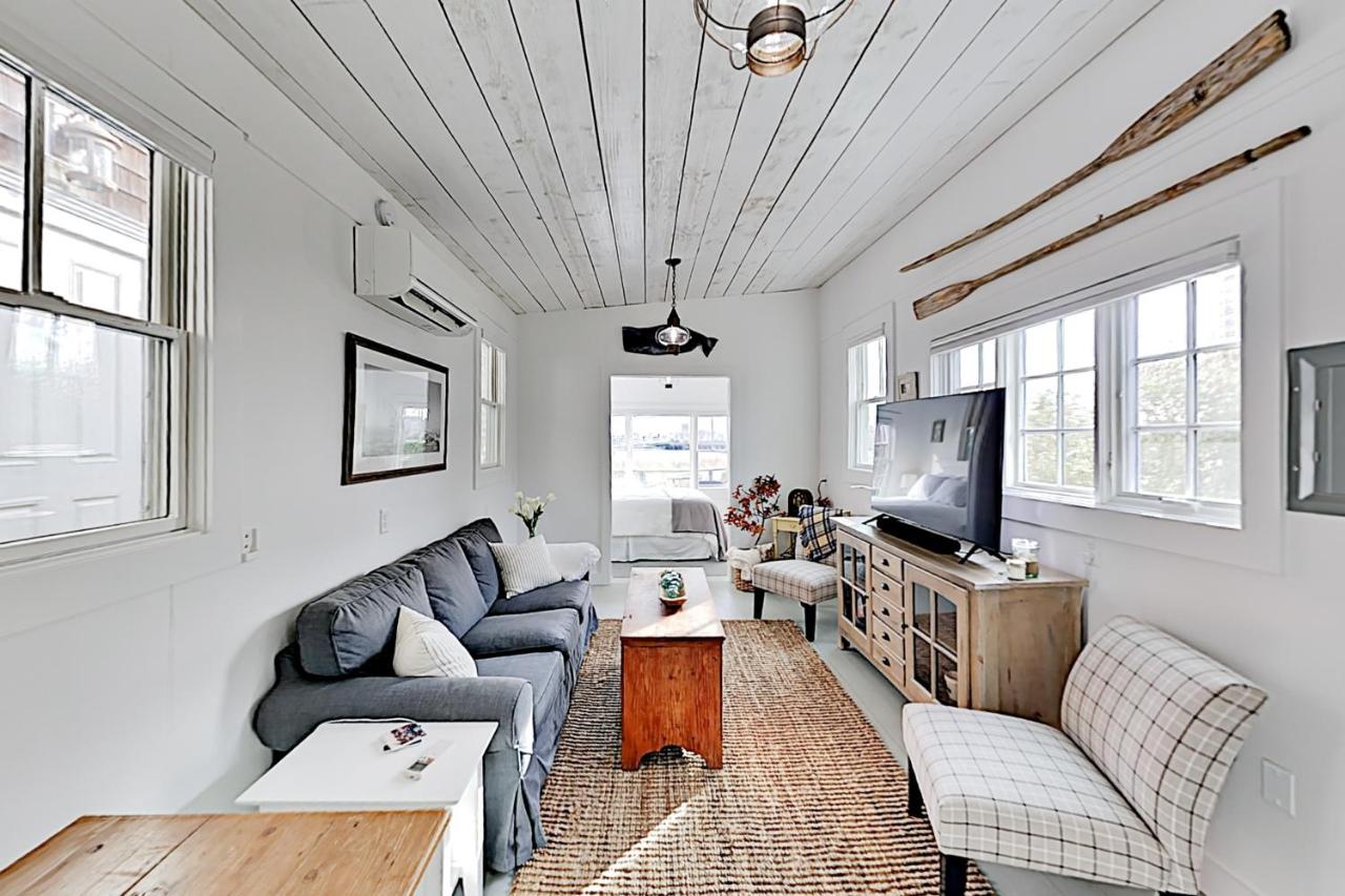 Long Point Getaway - B&B