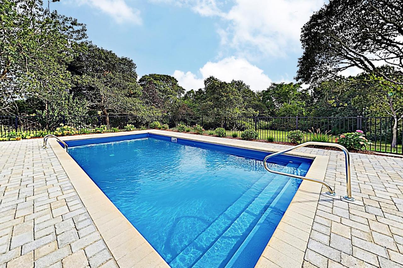 Five Bedroom Holiday Home