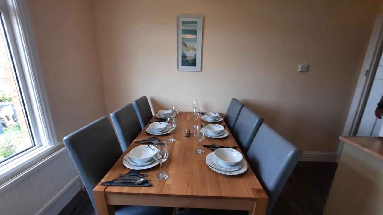 B&B Burnham-on-Sea - "Near to the Beach "- 2 bedroom Flat Sleeps up to 5 - Bed and Breakfast Burnham-on-Sea