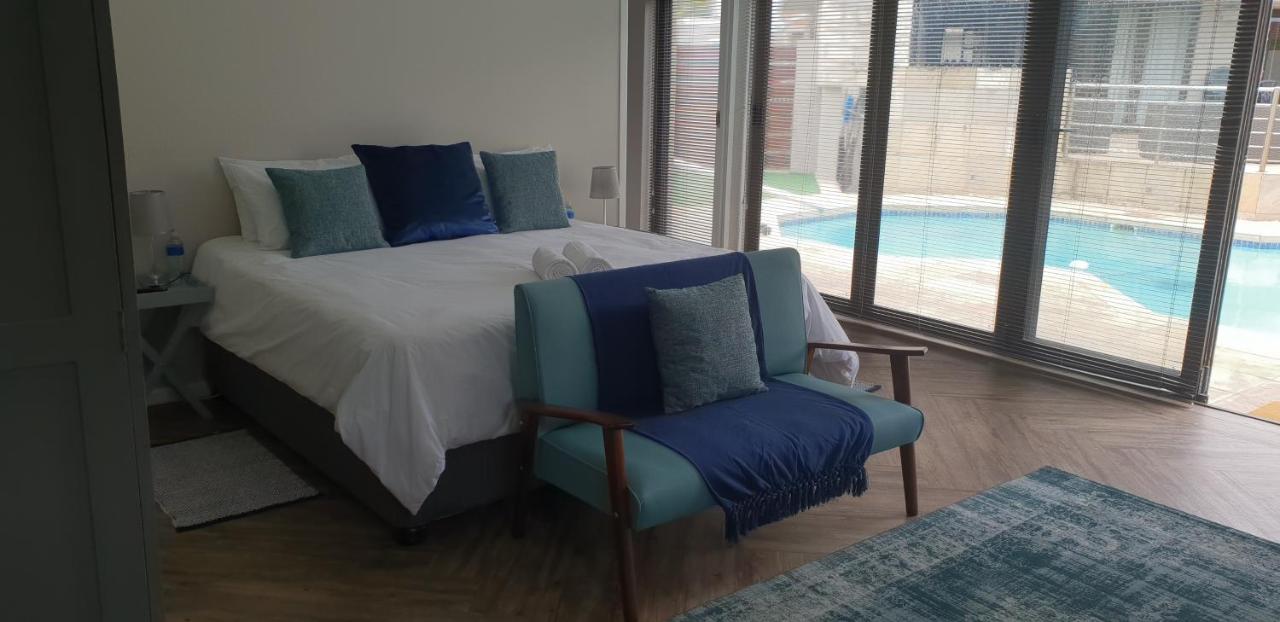 Chambre Triple - Vue sur la Piscine