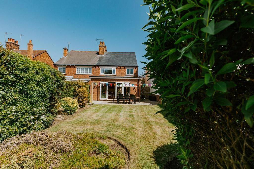 NORTH BEACH HOUSE - 3 Bedroom Fully Equipped Spacious House Perfect for Family Getaways in Bridlington - Bed and Breakfast