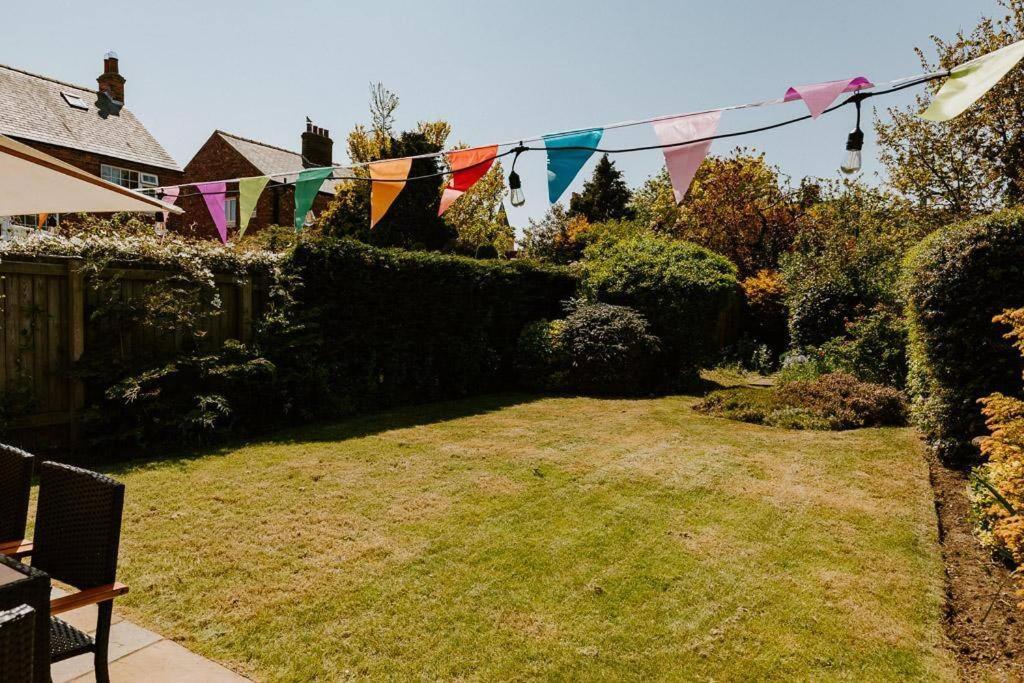 NORTH BEACH HOUSE - 3 Bedroom Fully Equipped Spacious House Perfect for Family Getaways in Bridlington - Chambres d'hôtes Bridlington