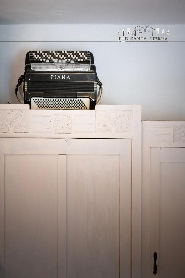 Camera Matrimoniale con Bagno Privato e Balcone