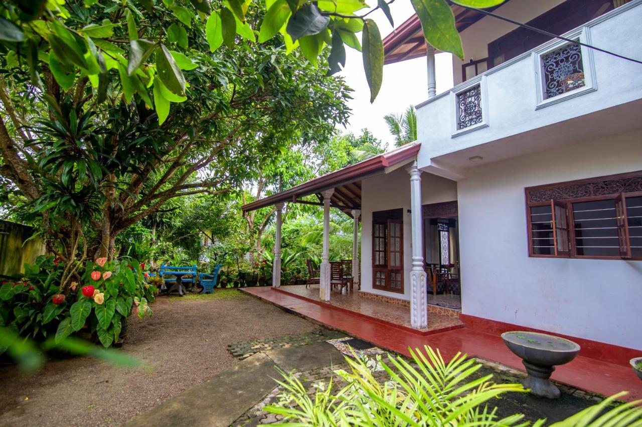 B&B Hikkaduwa - Mountain Gem Villa - Bed and Breakfast Hikkaduwa