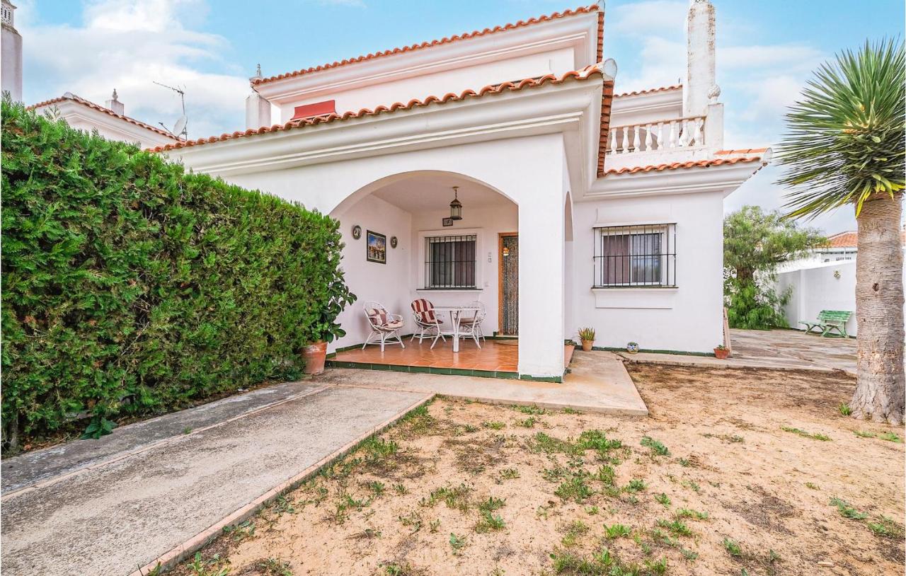 B&B Matalascañas - Awesome Home In Matalascaas With 3 Bedrooms - Bed and Breakfast Matalascañas