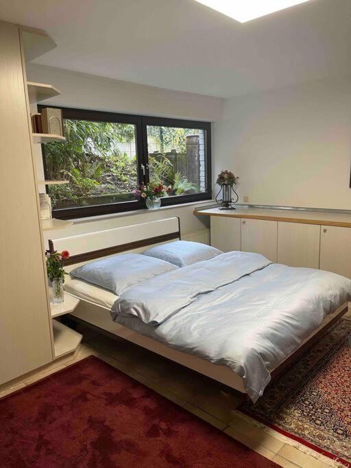 B&B Düsseldorf - Schöne ruhige Wohnung (42qm) in Messenähe! - Bed and Breakfast Düsseldorf