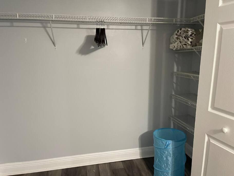 Cheerful 3-bedrooms with free parking on premises - B&B Tallahassee