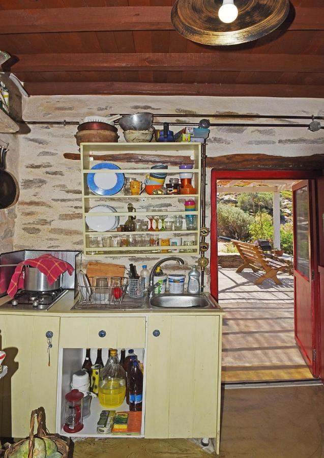 Traditional stone house 1bedroom, sea view, Syros - Chambres d’hôtes Áno Sýros
