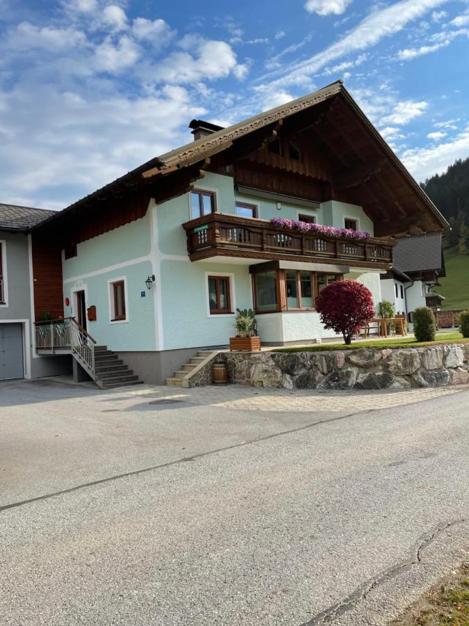 B&B Gosau - Ferienwohnung Renate Hubner - Bed and Breakfast Gosau