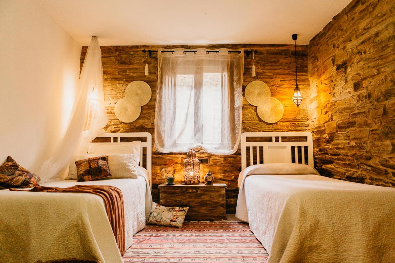 Twin Room with Private Bathroom
