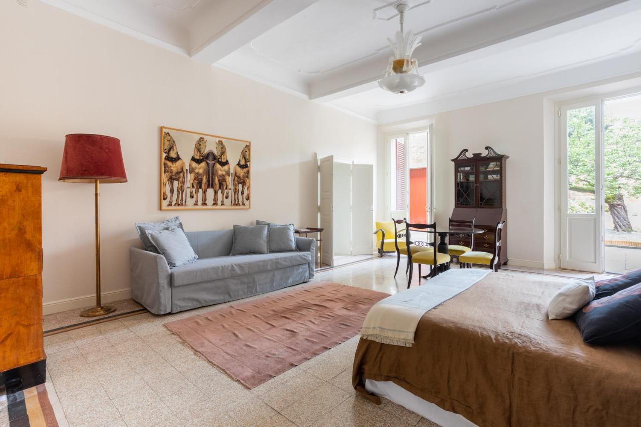 PALAZZO SABBIONI SUITE DEL CONTE Elegant Suite In Old Monastery City Center - Ferienwohnung Ferrara