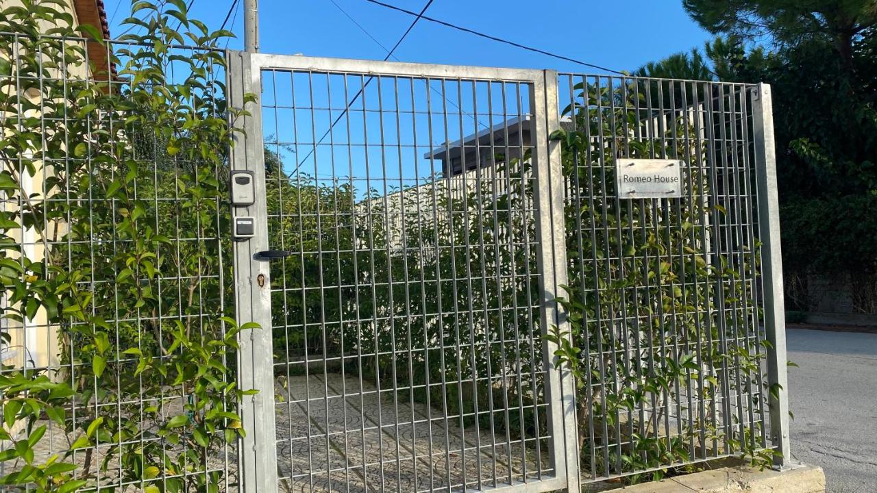 Patras Romeο House - B&B