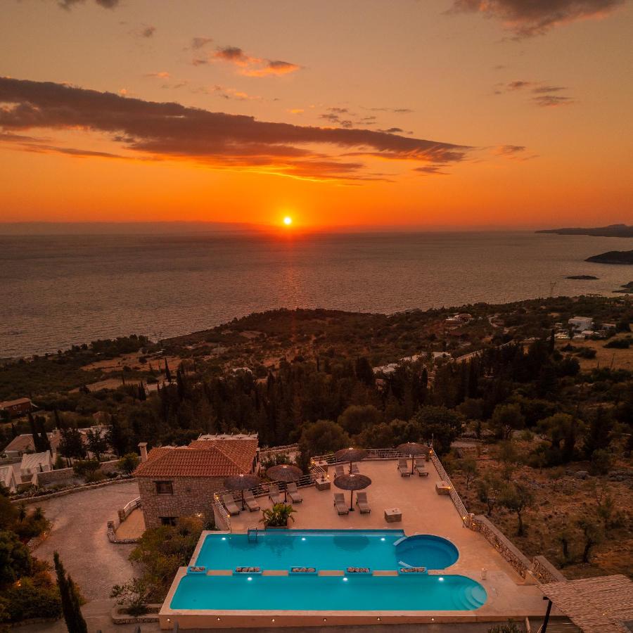 Strofilia Authentic Villas - B&B Skinária