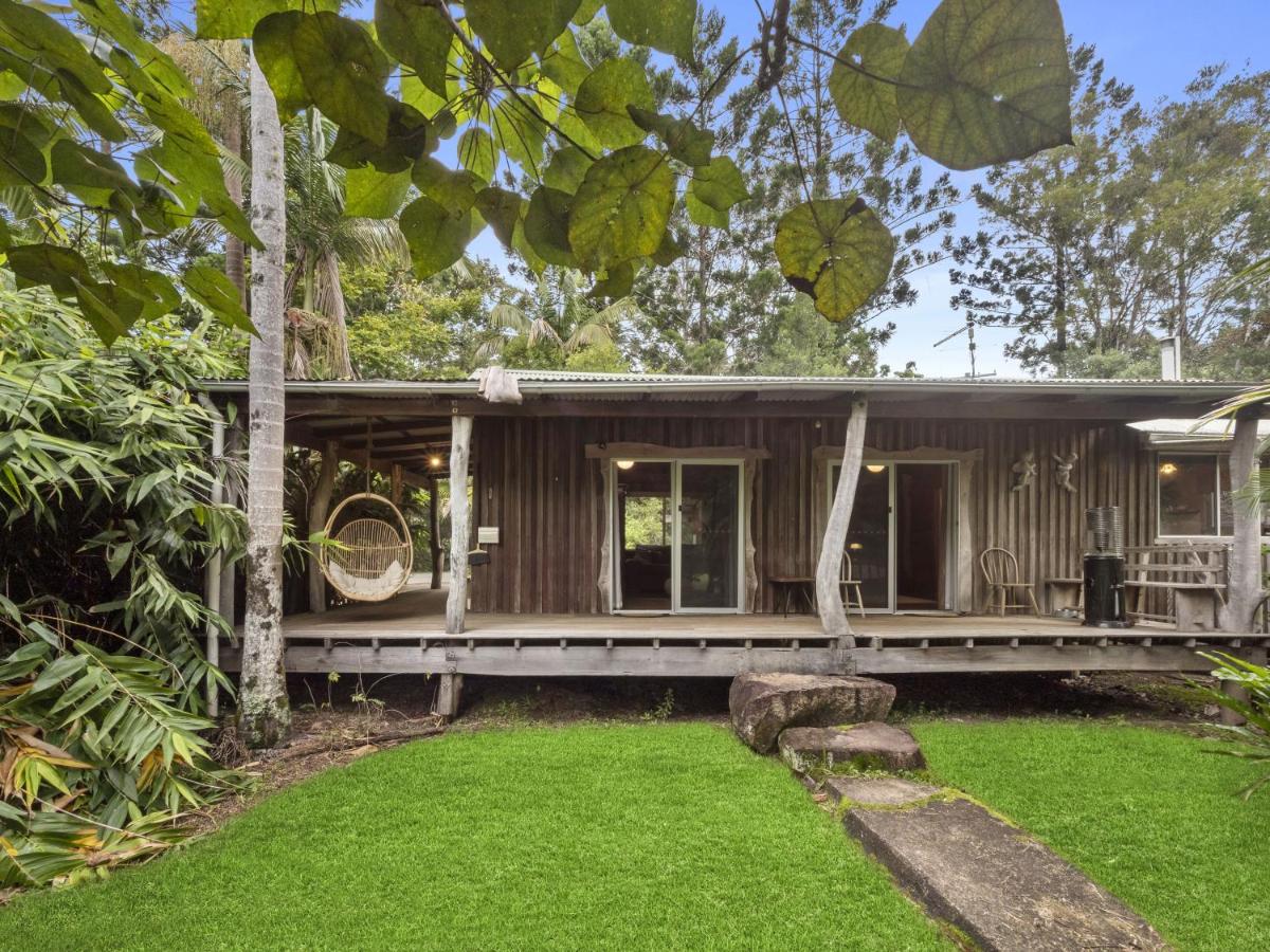 Cottage with Garden View - The Log Cabin