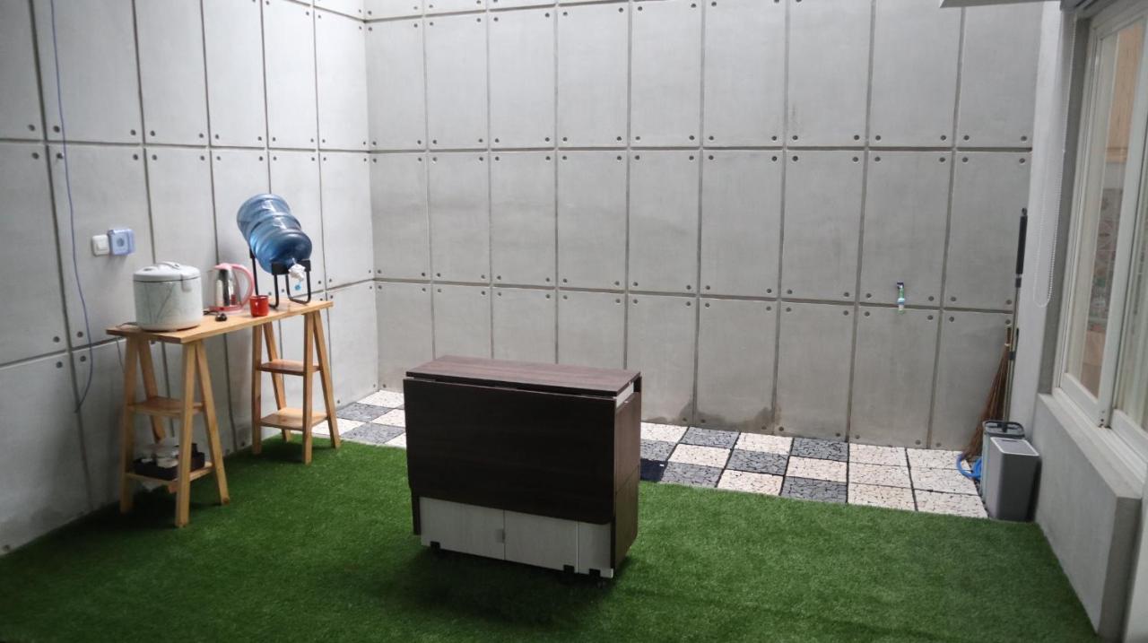 Demara Villa yang Aesthetic di Batu - Chambres d’hôtes