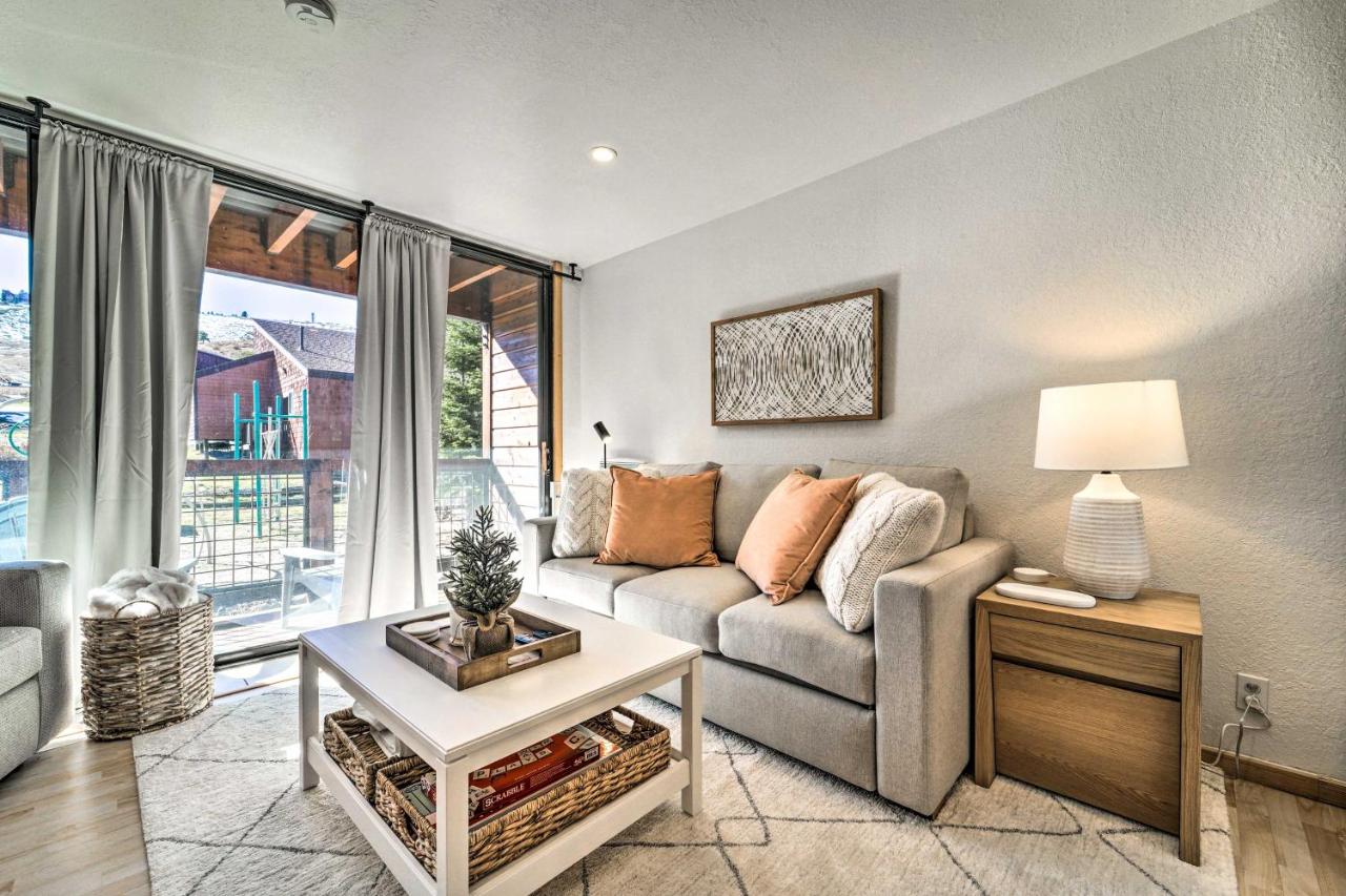 Walk to Ski Resort Tahoe Donner Studio with Balcony - B&B