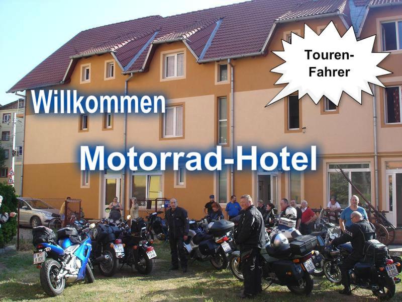 Pensiunea Claudiu - B&B