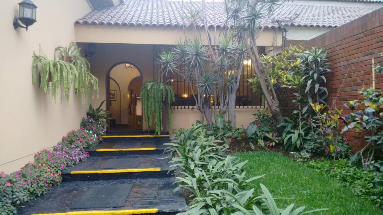 Villas Del Sol Bed & Breakfast - B&B Lima