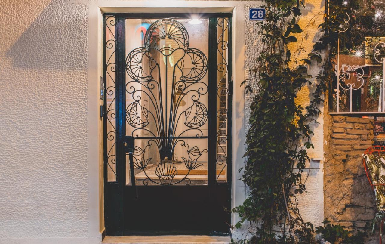 Luxury Apartment with Acropolis View Terrace and Jacuzzi - Living Stone Moonstone - B&B Atene