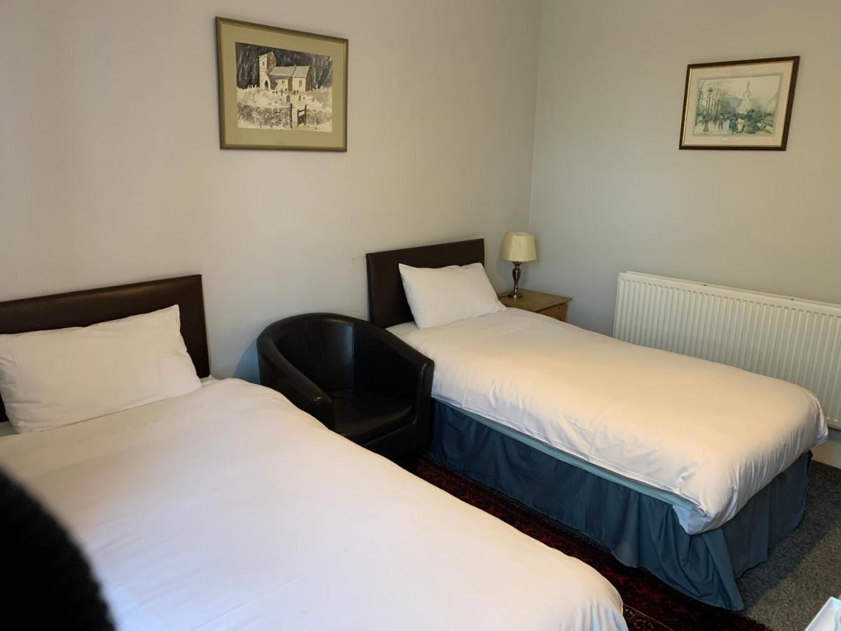 Camera Doppia con Letti Singoli con Bagno Privato 