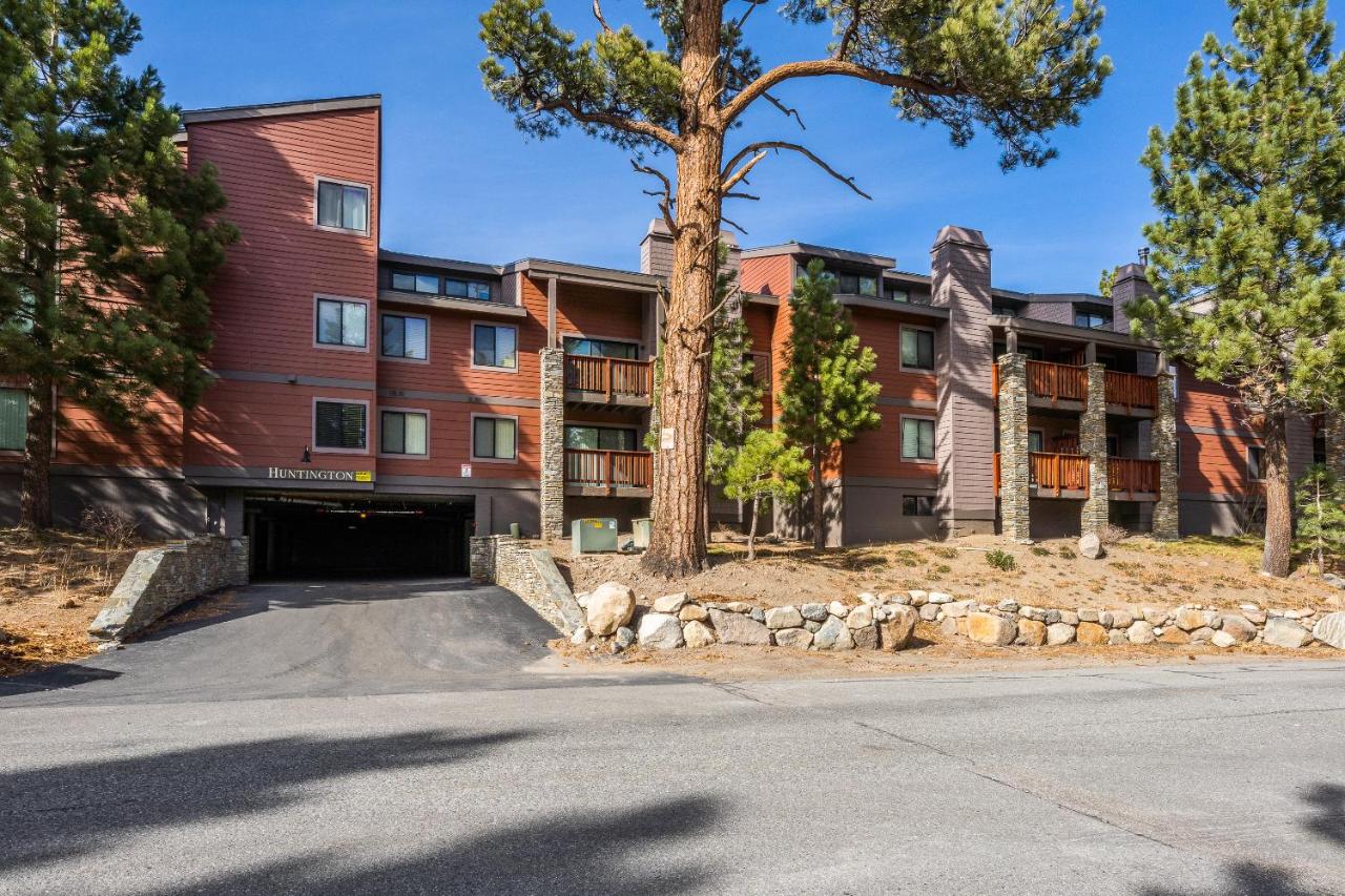 New Listing Updated 1 bedrm 1 bath Summit H Building #95 condo Just steps to Eagle Lodge sleeps 4 - B&B Mammoth Lakes