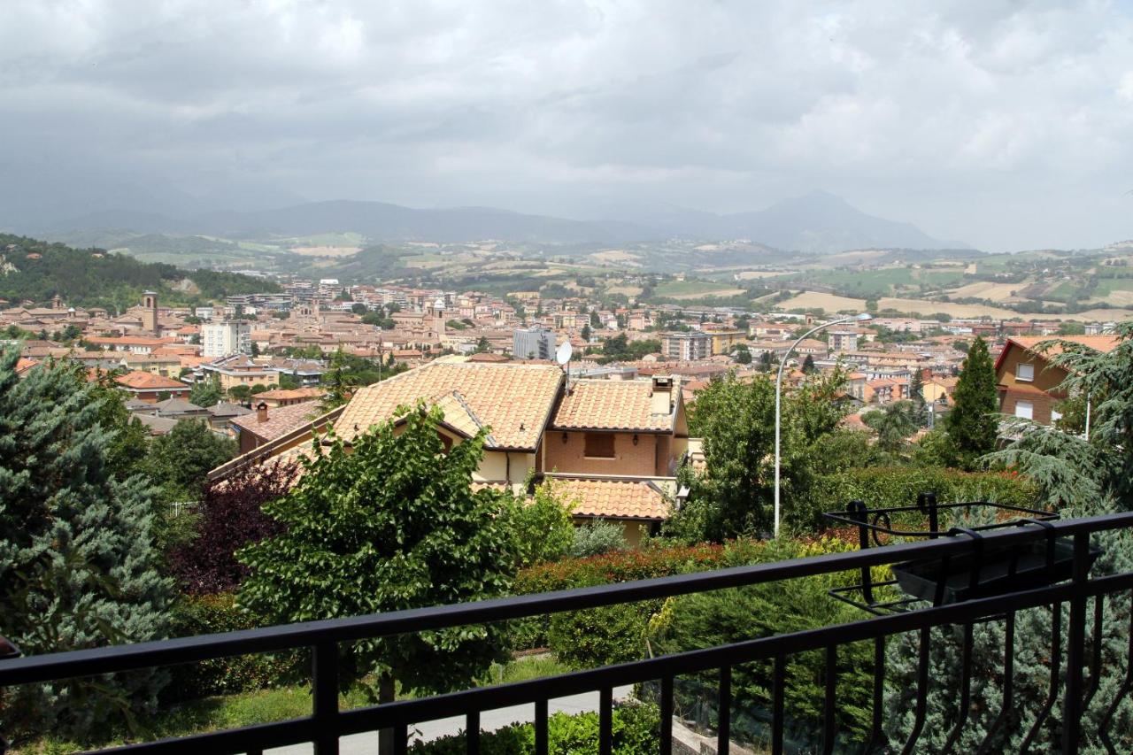Camera Matrimoniale con Balcone e Bagno Privato
